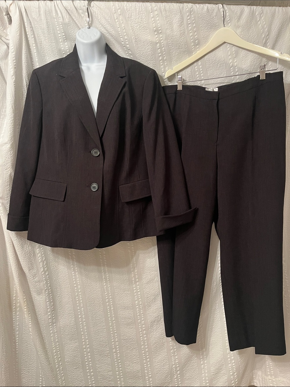 Le Suit Women's BlackTwo-Piece Blazer & Pants Suit size 16w